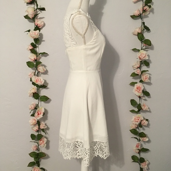 NWOT Stunning White Lace Dress - Picture 5 of 8